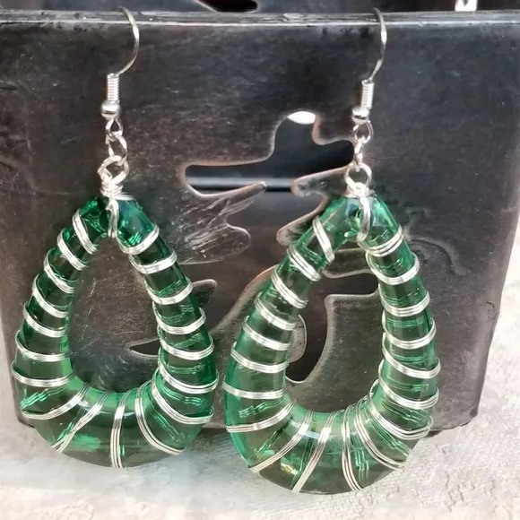 Handcrafted Retro 80s Statement Green Lucite Open Teardrop Wire Wrapped Earrings - Picture 1 of 5